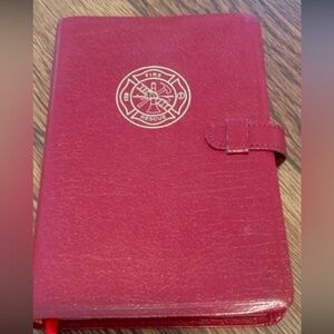 The Firefighter’s Bible: Holman Publisher’s Christian Standard Bible: